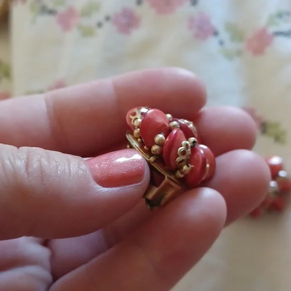 Vintage Hong Kong Red And Gold Earrings - Picture 3 of 7